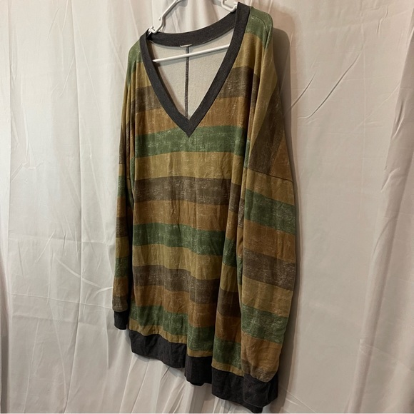 Sew In Love Women’s Distressed Striped Long Sleeve V-Neck Top Plus Size 2Xl - Picture 5 of 11